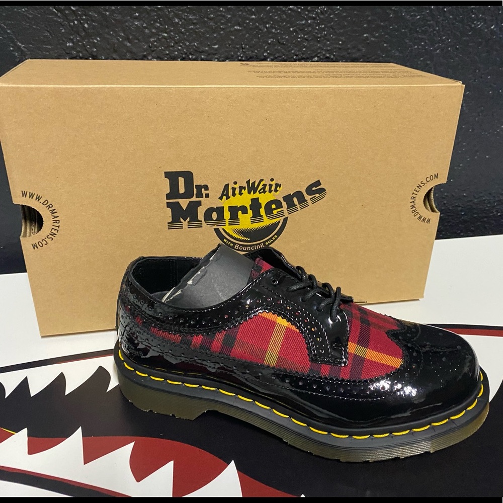 Dr.Martens womens Marines Oxford black/red